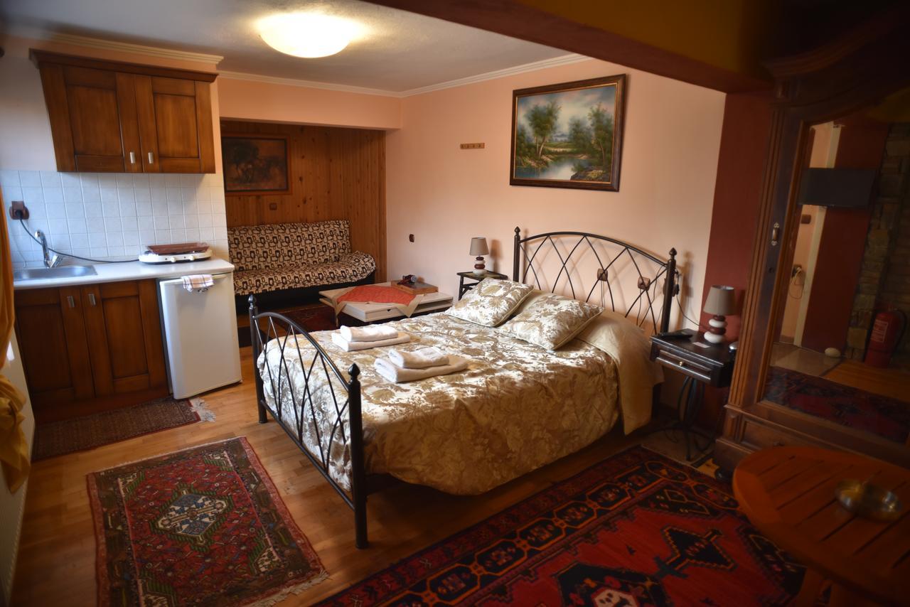 Santa Marina Guesthouse Káto Loutrákion Exteriér fotografie